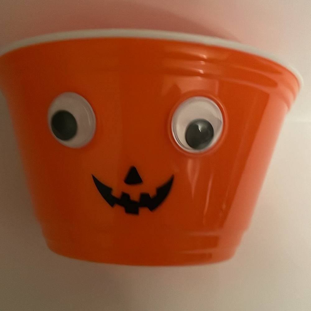 Googly Eyes plastic snack Bowl, new and reusable. Perfect for Halloween